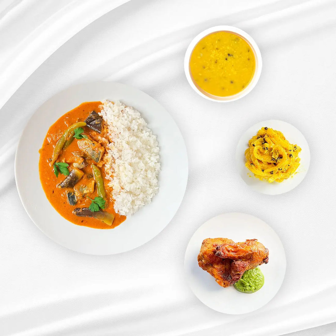 フィッシュカレーのミールキット、サバ缶入りカレーとガイヤーン、レンズ豆スープと大根スパイス和えのセット